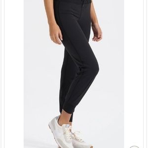 Vuori Daily Joggers, Like New, Women, Black, Medium